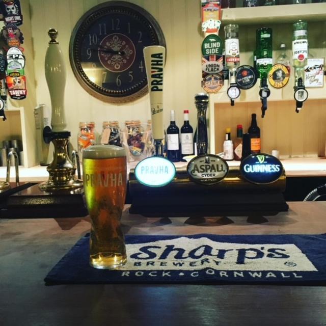 The Cricketers Arms Hotel Петуърт Екстериор снимка