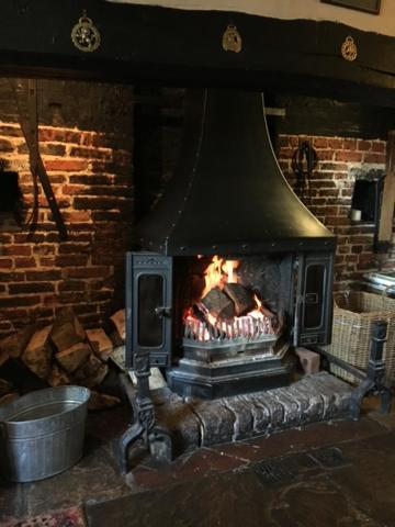 The Cricketers Arms Hotel Петуърт Екстериор снимка