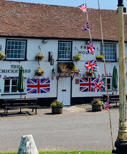 The Cricketers Arms Hotel Петуърт Екстериор снимка